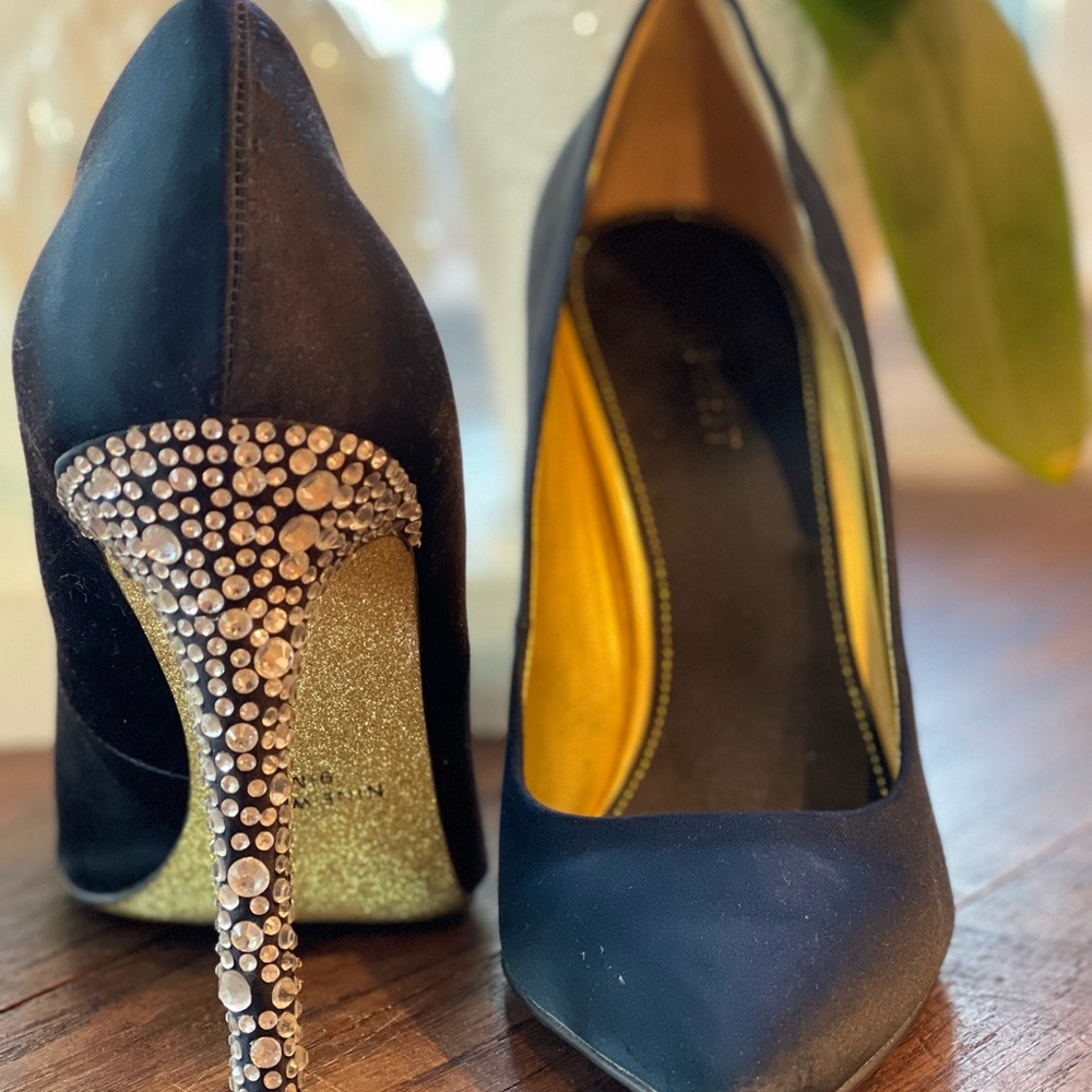 Nine West pumps with diamond heel